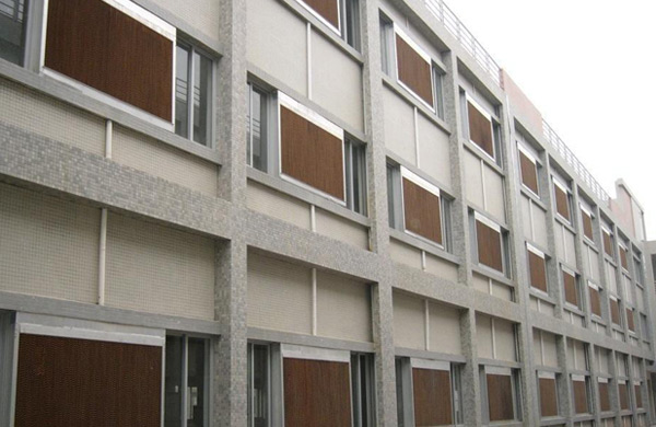 水簾墻的清洗方法？